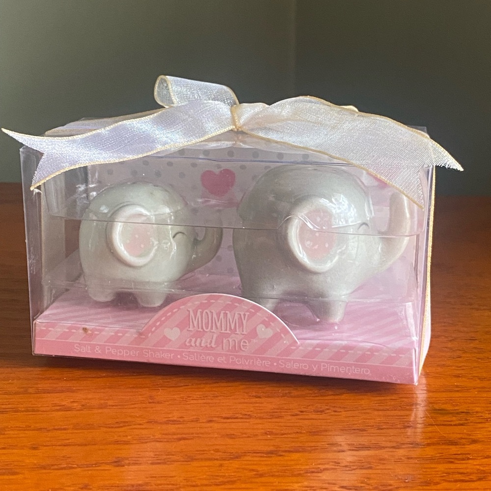 Kate Aspen Mommy and Me Elephant Salt and Pepper Shaker Set - White and Pink NIB - Picture 2 of 4
